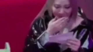 CL and Park Bom crying because of a fan letter