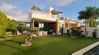 Luxury villa in La Caleta