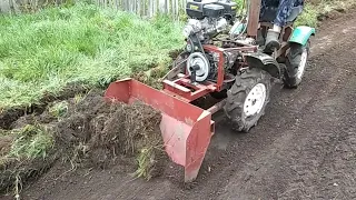 Планировка участка под САД самодельным минитрактором. Срезаю дерн.