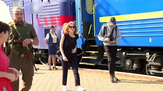 Звезда "Интерстеллар"Джессика Честайн приехала в Киев(Jessica Chastain arrived in Kyiv)