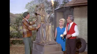 Arnold Ziffel Gets Revenge on Oliver Douglas - Green Acres - 1967