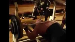 Андрей Гальцов жим лежа 125 кг на 37 раз / Andrey Galtsov Benchpressing 125kg x 37