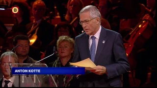 Anton Kotte herdacht de MH17-ramp op zijn eigen manier.