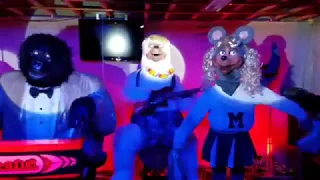 A sneak peek of Mike's Rock-Afire Explosion show!