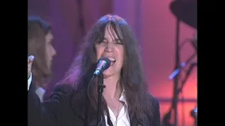 Patti Smith performs "People Have the Power" at the 2000 Hall of Fame Induction Ceremony