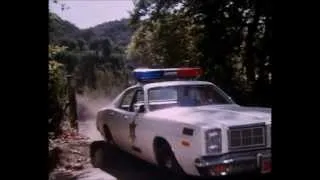 Dukes of Hazzard-Rosco and Cletus tries to stop Bo and Luke