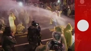 Видео: антиядерную демонстрацию на Тайване разогнали водометами