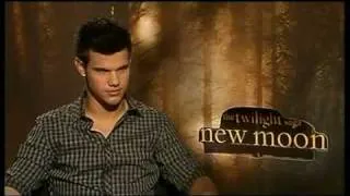 Twilight: New Moon full interview with Taylor Lautner | November 10th 2009