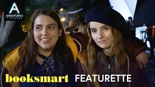 BOOKSMART | Featurette: Becoming Best Friends