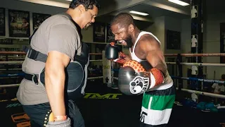 Floyd Mayweather RIPS the Mitts Training for the “The JOKER” Exhibition