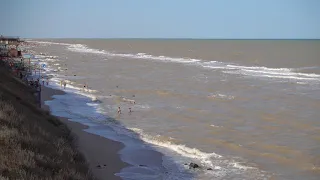 КИРИЛЛОВКА: 27 июня 2018 года. Видео Азовского моря летнего дня.