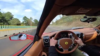 Ferrari F430 en carretera