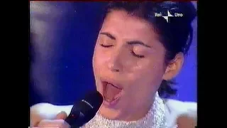 [Restored!] Giorgia - Di sole e d'azzurro (Live @ Sanremo 2001|I serata)