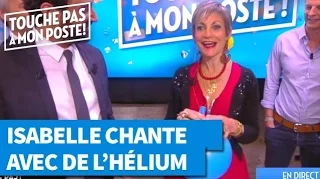 Isabelle Morini-Bosc chante "Sur Ma Route" avec de l'hélium