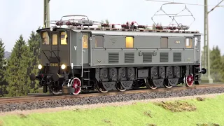 Unboxing E-Locomotive E16 05 in 1 gauge 1:32 made of brass - KM1 Modellbau - Class 116 Bavarian ES1