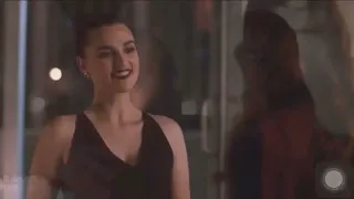 Tu eres el pincel que pinta mi papel -Kara y Lena- Supercorp