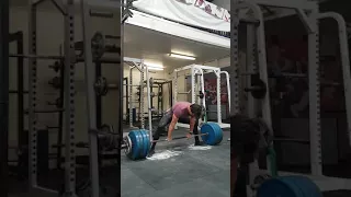 deadlift  200kg blackout