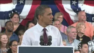 Obama sings "Happy Birthday" to supporter