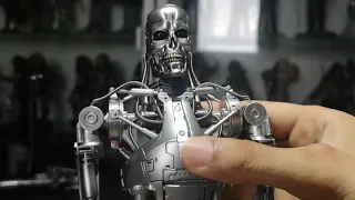 Hot Toys T-800 Endoskeleton Terminator 1/6 Figure Review Jr