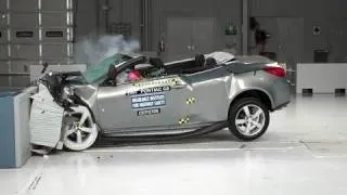 2007 Pontiac G6 convertible moderate overlap IIHS crash test