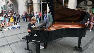 The REAL Street Piano with construction site noise - REMEDY by Leony - Piano in Public Munich