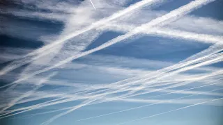 Piloten und Wissenschaftler sprechen über Chemtrails! Wer steckt dahinter?