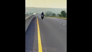 kawasaki H2 | Wheel on Motorway