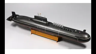 Trumpeter 1/350 USSR strategic submarine Typhoon