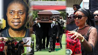 Wofa KK's wife weep uncontrollably as her husband's body leaves. Maame Dokono storms the funeral.