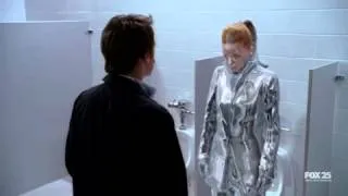 Terminator Shirley Manson morphs out of a urinal !