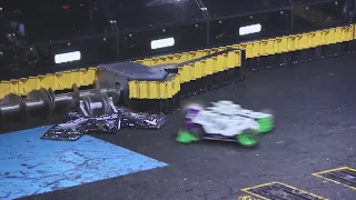 Witch Doctor Vs Glitch - Battlebots champions finale 2022 highlights