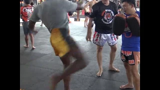 Khalil Rountree kicking at Samart Payakaroon & Dieselnoi Chor.Thansaukarn seminar