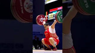 Li Wenwen 🇨🇳 140kg / 309lbs Snatch 🥇! #snatch #weightlifting
