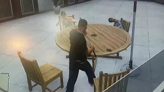 GTA V killing people with a table and golf club