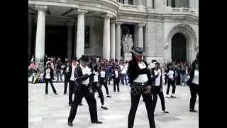 FlashMob SmoothCriminal Billie Jean y HollywoodTonight