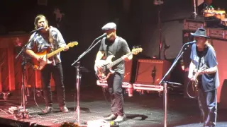 Neil Young - Everybody Knows This Is Nowhere 2015-10-07 Live @ Chiles Center, Portland, OR