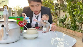 BB DAM & Mom Join Drink Coffee & Milk Together On Sunrise In Yard