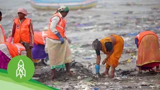 The Man Clearing 9,000 Tons of Trash From Mumbai’s Beaches