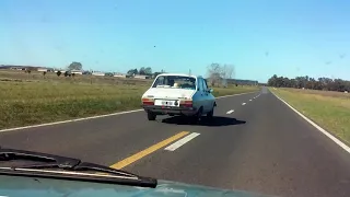 Renault 12 en la ruta 226