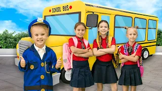 El conductor Chris en el autobús escolar ayuda a sus amigos