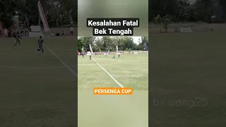 Kesalahan Fatal Bek Tengah #sepakbola #ligatarkamindonesia #shorts