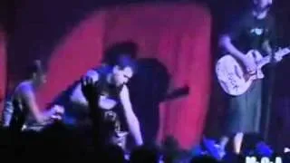 blink-182 - What Went Wrong (Mark surpirses fan) (Live @ 2002)