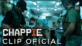 CHAPPIE - Clip "Cazarlo" EN ESPAÑOL | Sony Pictures España