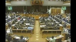 Parlamento sul-africano lembra Mandela