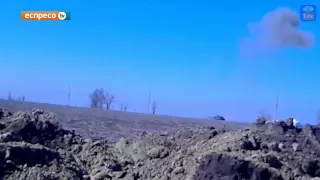 Донбасс  Прямое попадание в танк Ополченцев 28.05.2015