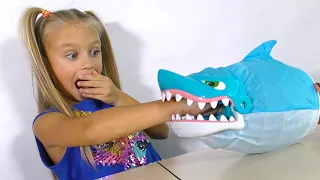 ЧЕЛЛЕНДЖ Обхитри Акулу Shark Bite Game Fun Challenge