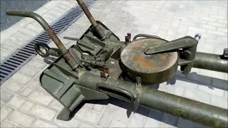 On the side of the gunner - 85-millimeter divisional gun D-44