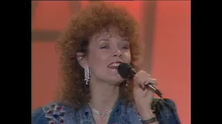 Mary Duff  Live In Concert  (Live from Dundee in Scotland)