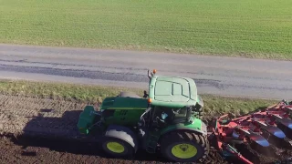 Plouging with the John Deere 6210R & Kverneland