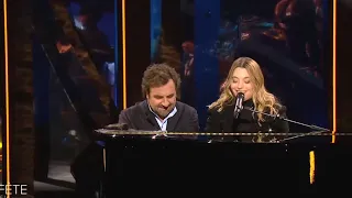 Santa chante "Popcorn salé" et rend hommage à Michel Berger avec "Le Paradis Blanc"